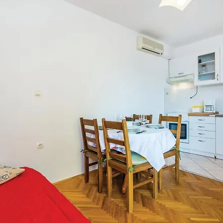 Apartamento Stunning In Supetarska Draga