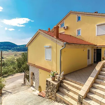 Stunning In Apartamento Supetarska Draga