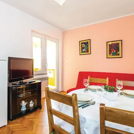 2 Bedroom Cozy In Apartment *