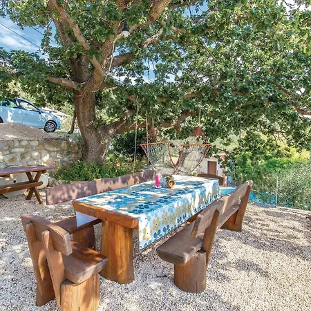 Apartment 2 Bedroom Cozy In Supetarska Draga