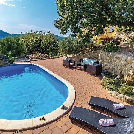 2 Bedroom Cozy In Supetarska Draga